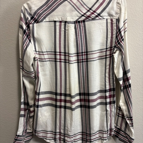 Guess plaid button up top for women size small - Picture 3 of 4